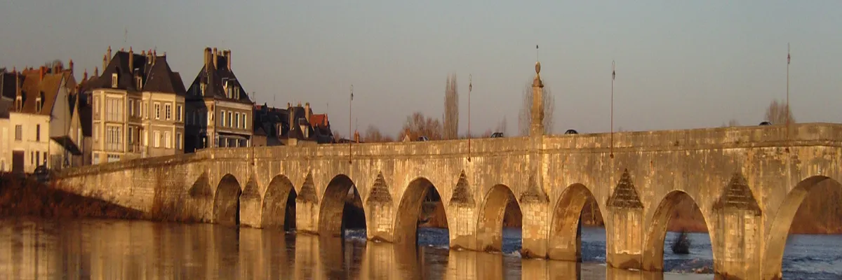 image-installateur-borne-de-recharge-la-charite-sur-loire.webp Image Installateur borne de recharge La Charité-sur-Loire