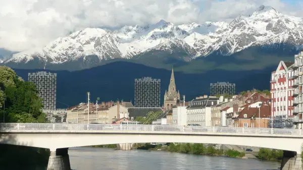Borne Recharge Pro Installateur borne de recharge Grenoble