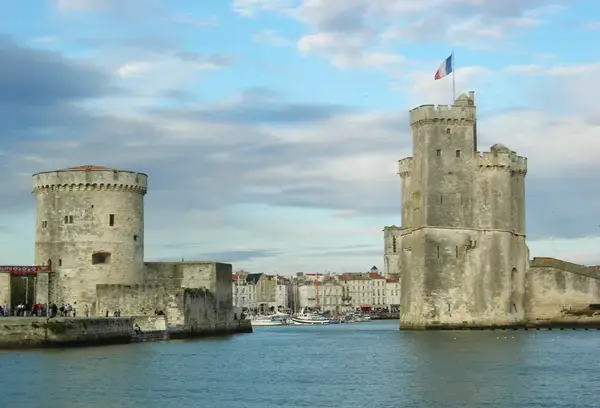 Borne Recharge Pro Installateur borne de recharge La Rochelle